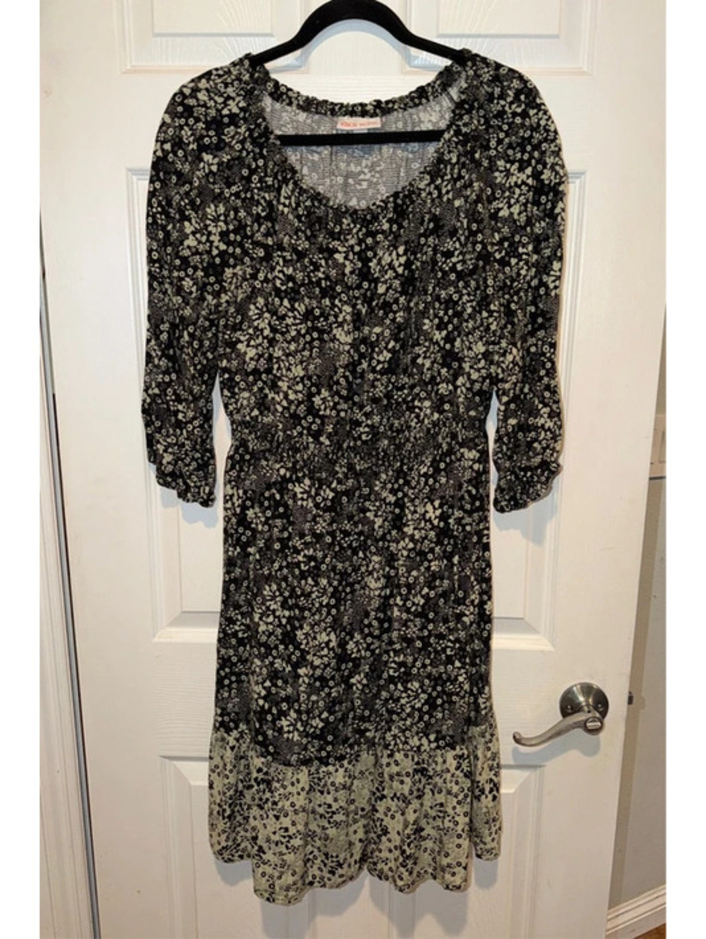 Knox Rose Women’s Medium Black & Cream Floral Midi Dress, with Pockets
